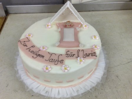 Tauftorte vom Juniorchef persönlich gemacht